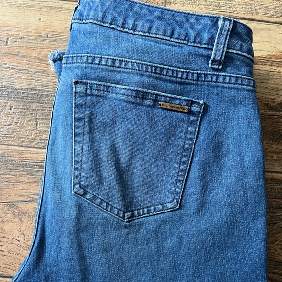 Michael Kors Ankle Cropped Jeans with Classic Denim Look - Picture 4 of 5